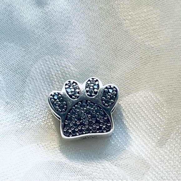 🐾 NWOT Paw Print Charm ✨ - Picture 10 of 10